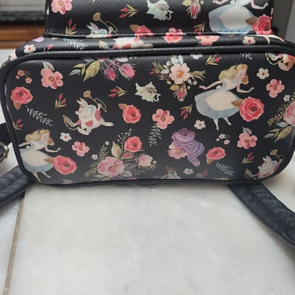 Disney Loungefly Women's Black Floral Print Zipper Around Backpack Rare HEART